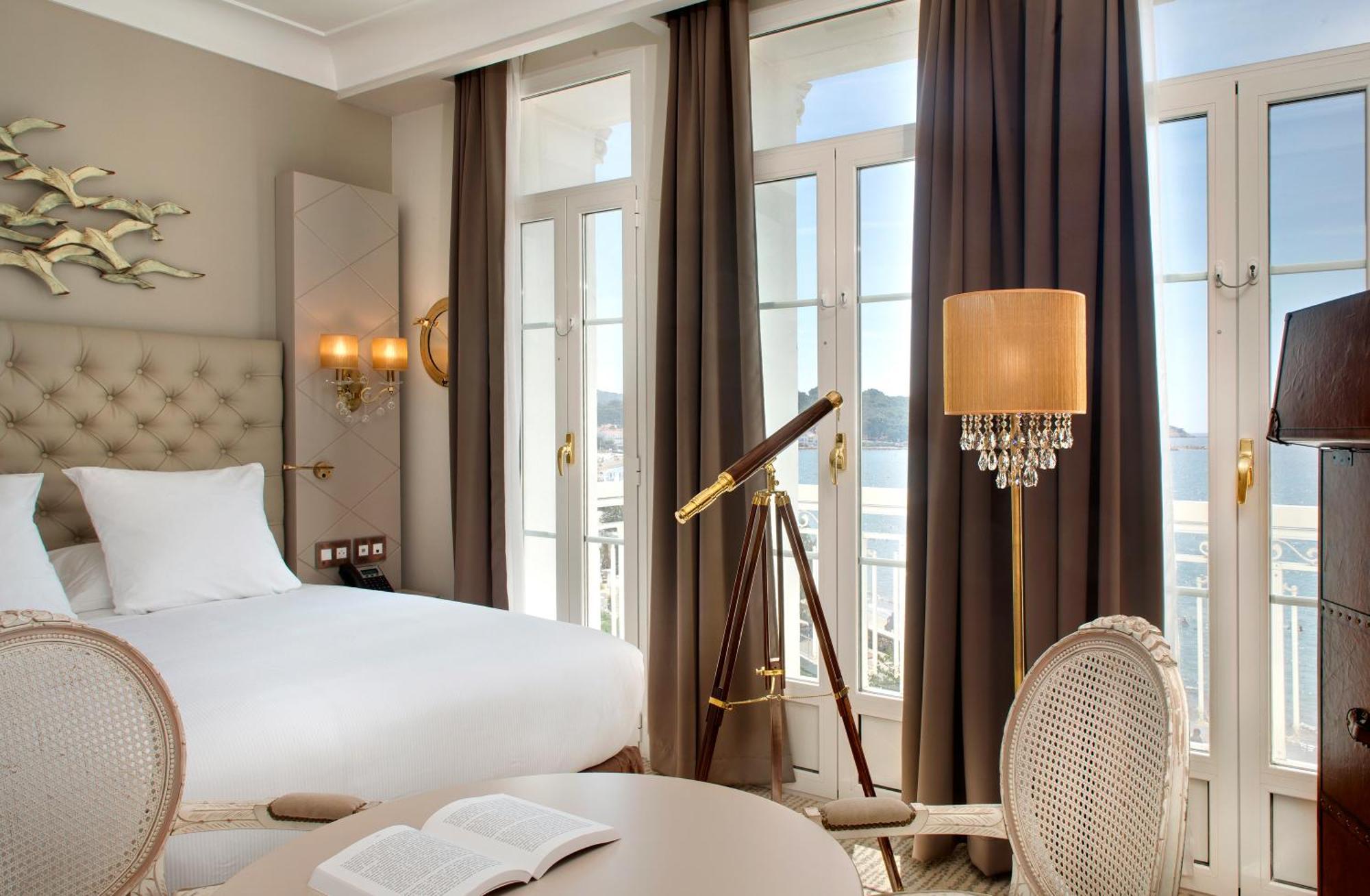 Grand Hotel Des Sablettes Plage, Curio Collection By Hilton Ла Сен-сюр-Мер Екстериор снимка